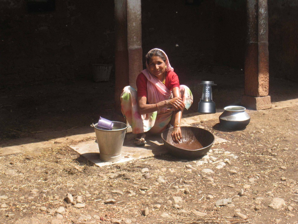 Lamba Bai with her new Solar Lantern